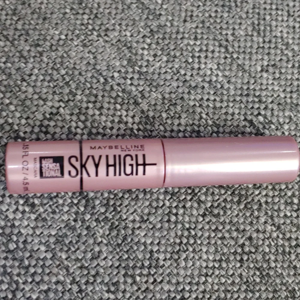 Maybelline New York Lash Sensational Sky High Mascara Very Black Mini Size NWT - Picture 2 of 4